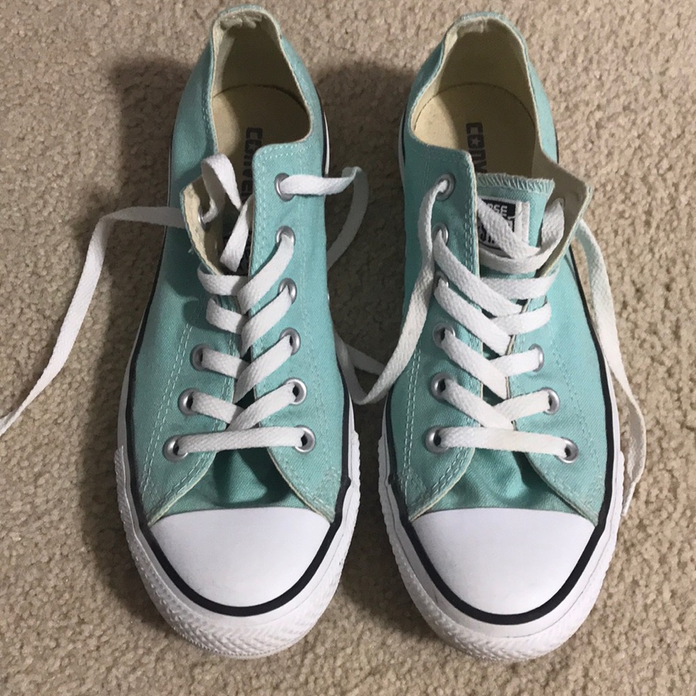 Mint Converse// Like New Condition